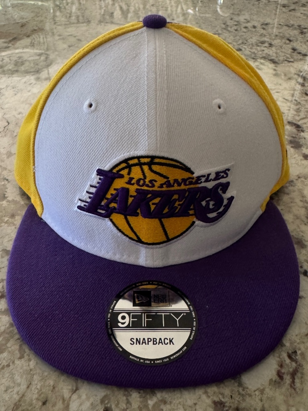 NWT New Era 9FIFTY Los Angeles Lakers Snapback Hat